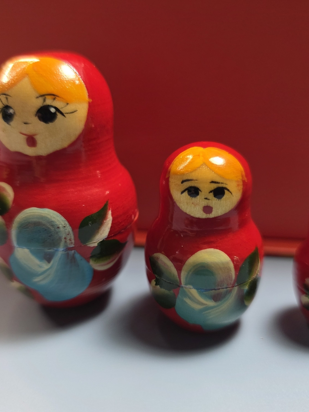 Traditional Red Nesting Dolls Wooden Matryoshka Toy - Kids